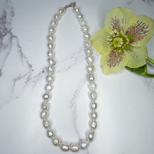 Load image into Gallery viewer, Freshwater Pearl Necklace