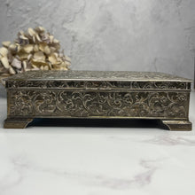 Load image into Gallery viewer, Silver Acanthus Leaf Box
