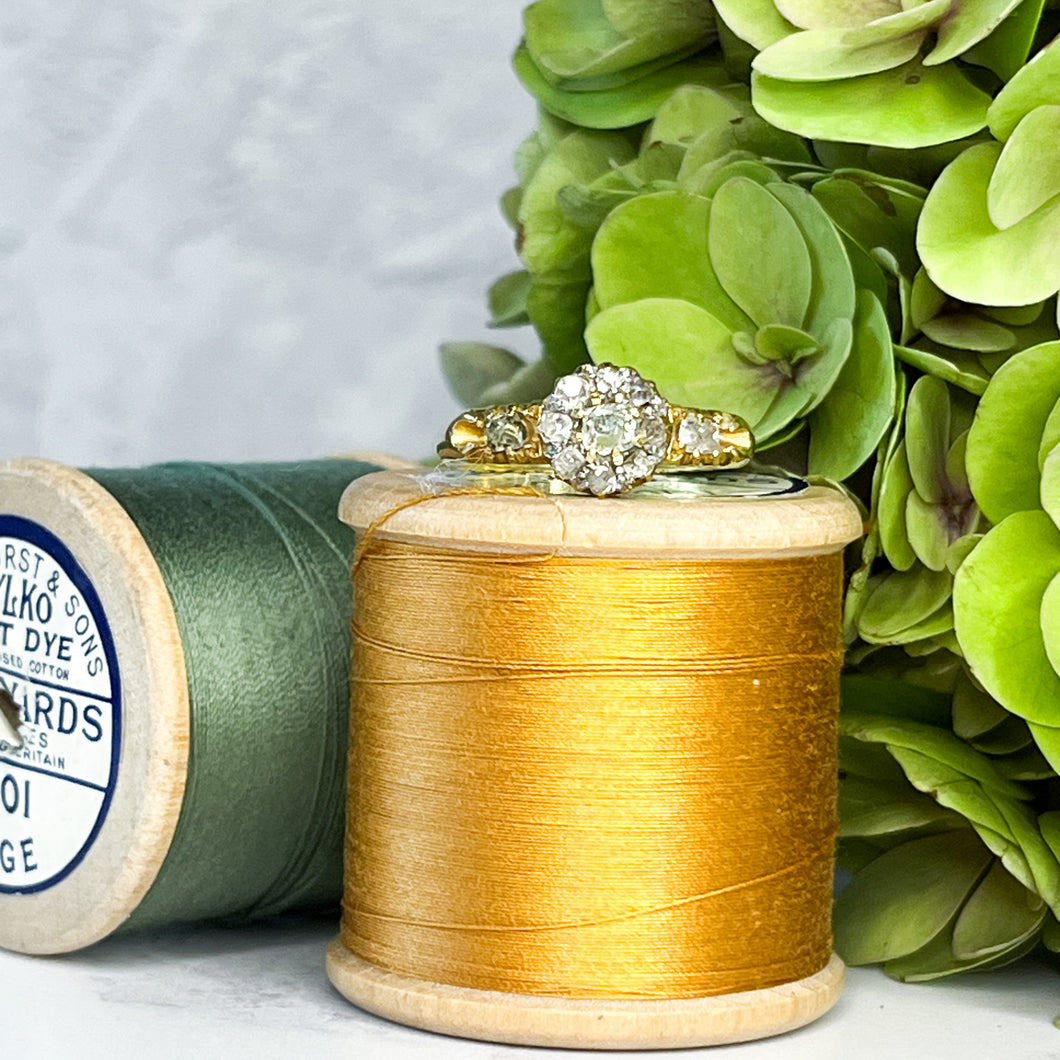 Early 20th Century Old Cut Diamond Daisy Cluster Ring